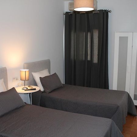 Hostal Montilla Sotogrande Torreguadiaro Exterior foto