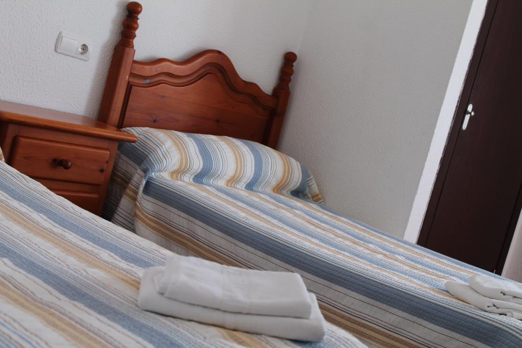 Hostal Montilla Sotogrande Torreguadiaro Quarto foto