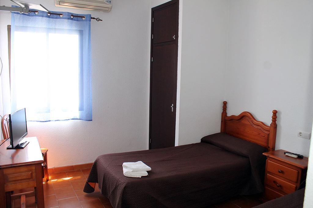Hostal Montilla Sotogrande Torreguadiaro Exterior foto