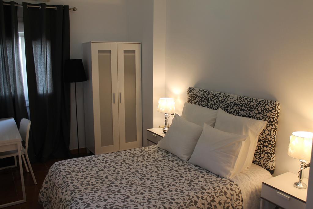 Hostal Montilla Sotogrande Torreguadiaro Exterior foto