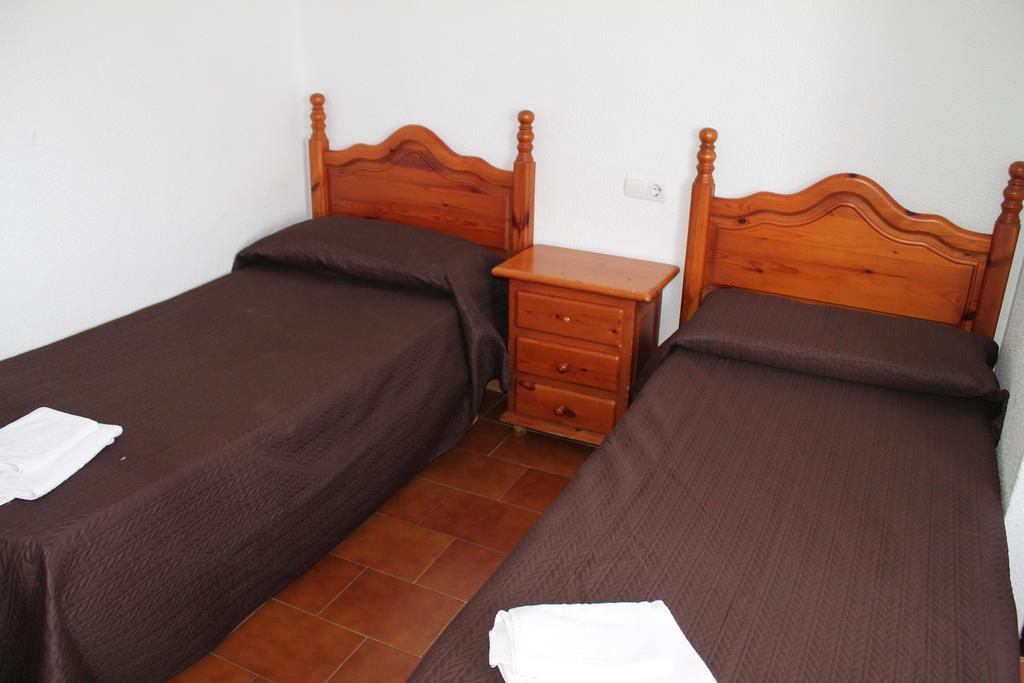Hostal Montilla Sotogrande Torreguadiaro Exterior foto